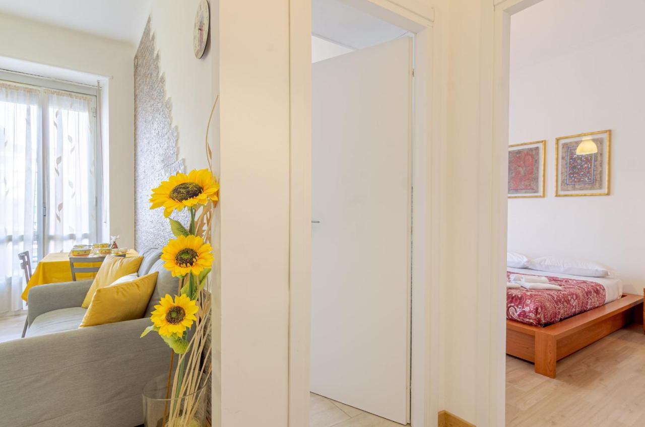 Cenisia District : Bright Sunflower Mini Flat トリノ エクステリア 写真